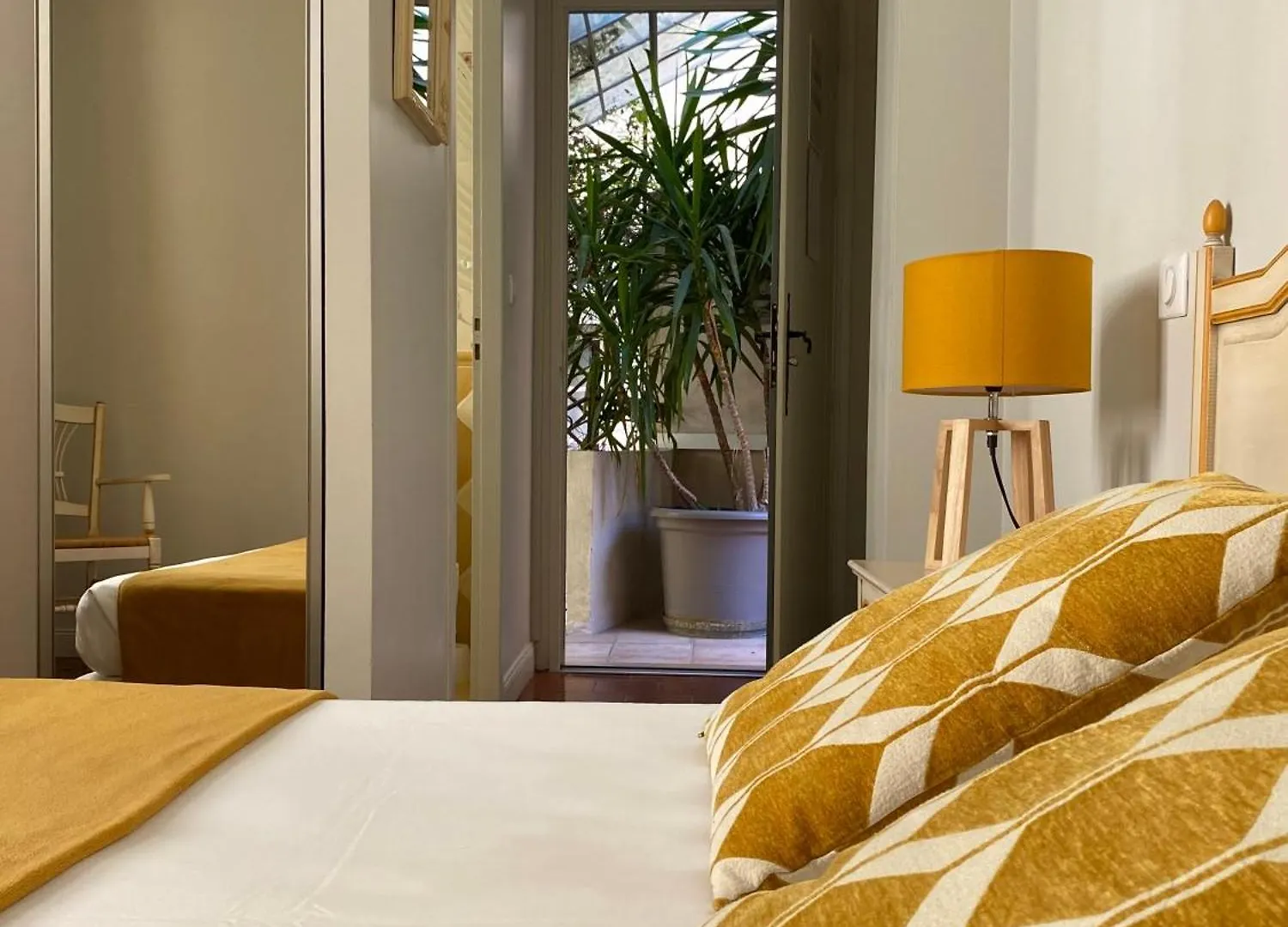 Hotel Du Musee Arles 3*,