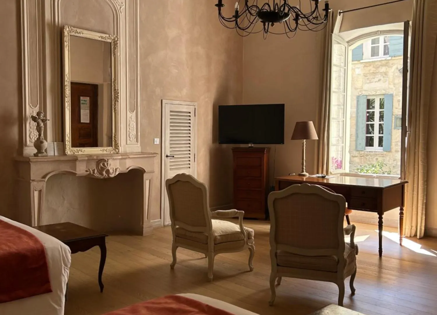 Hotel Du Musee Arles 3*,