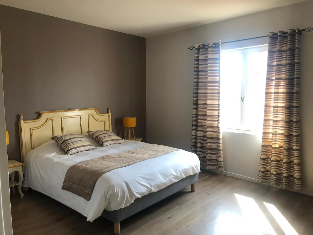 Hotel Du Musee آرْلْ 3*,